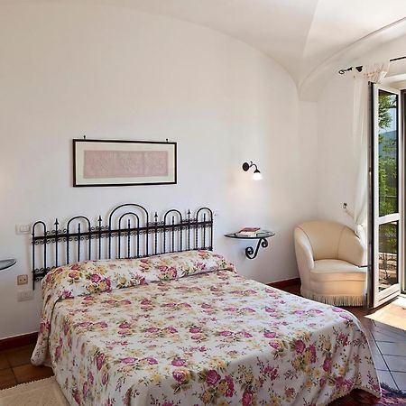 Hotel Villa Rizzo Resort And Spa San Cipriano Picentino Quarto foto